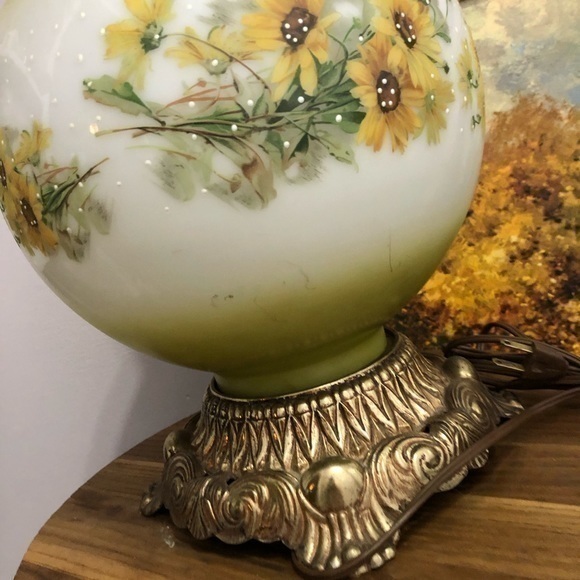 RARE Vintage 1972 EF & EF Industries Yellow Cottagecore Hand Painted Floral Lamp - Picture 4 of 16